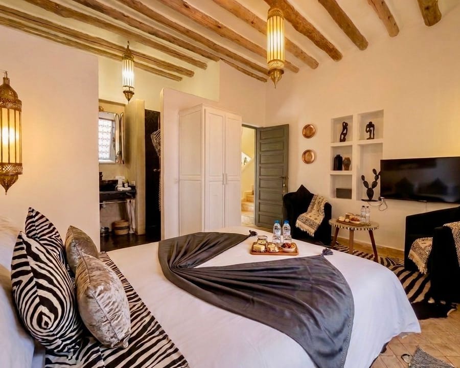 Eenpersoonskamer in de riad met eigen badkamer