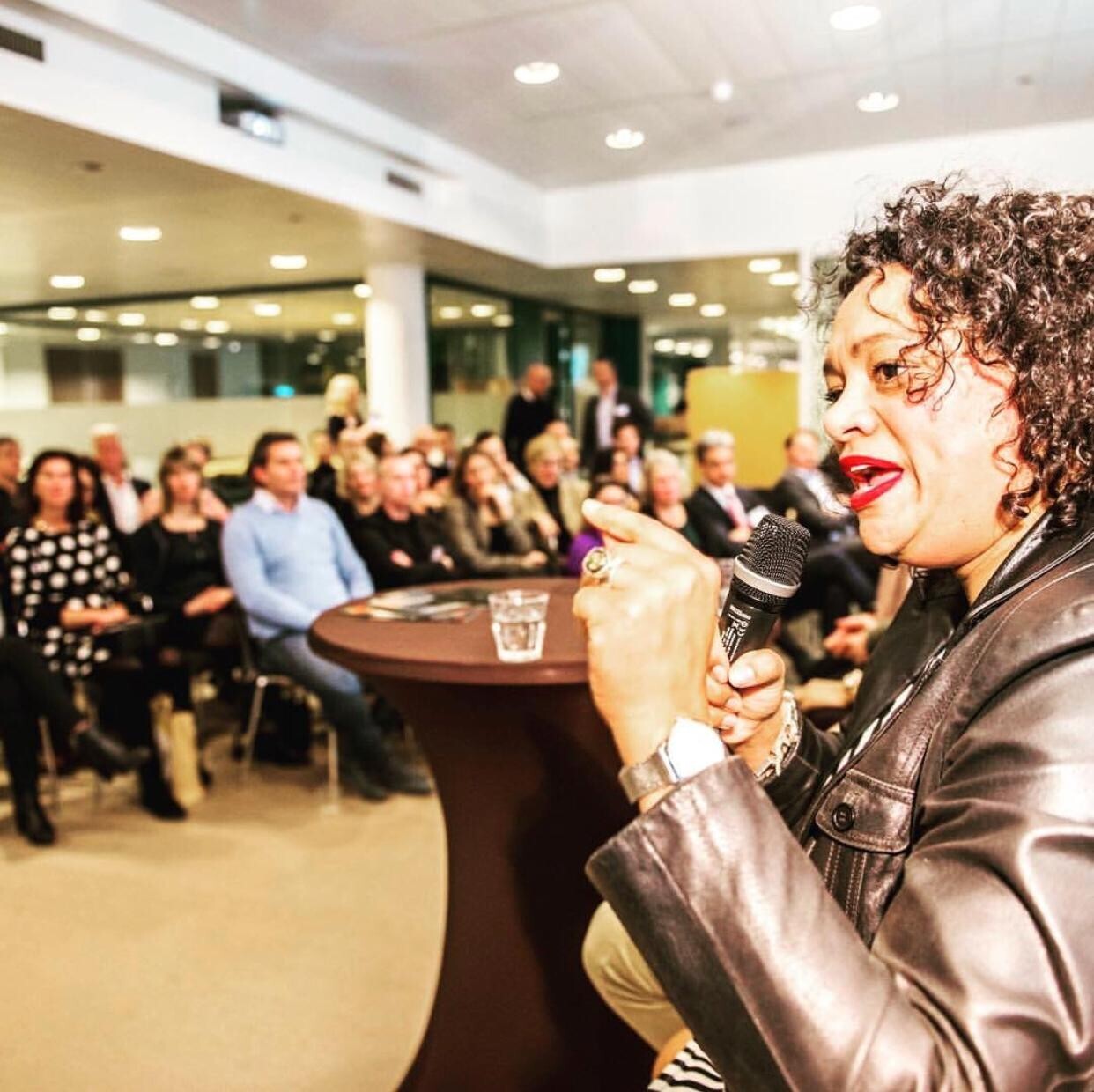 Lucinda Douglas is een inspirerende spreker.