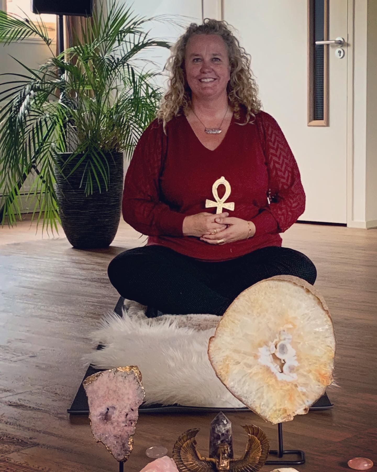 De chakra healing wordt gegeven door Esther