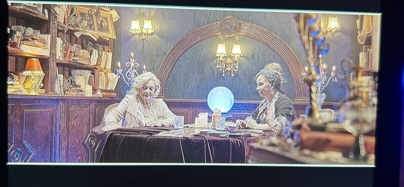 Madame Soleil Vienna in James & Co
