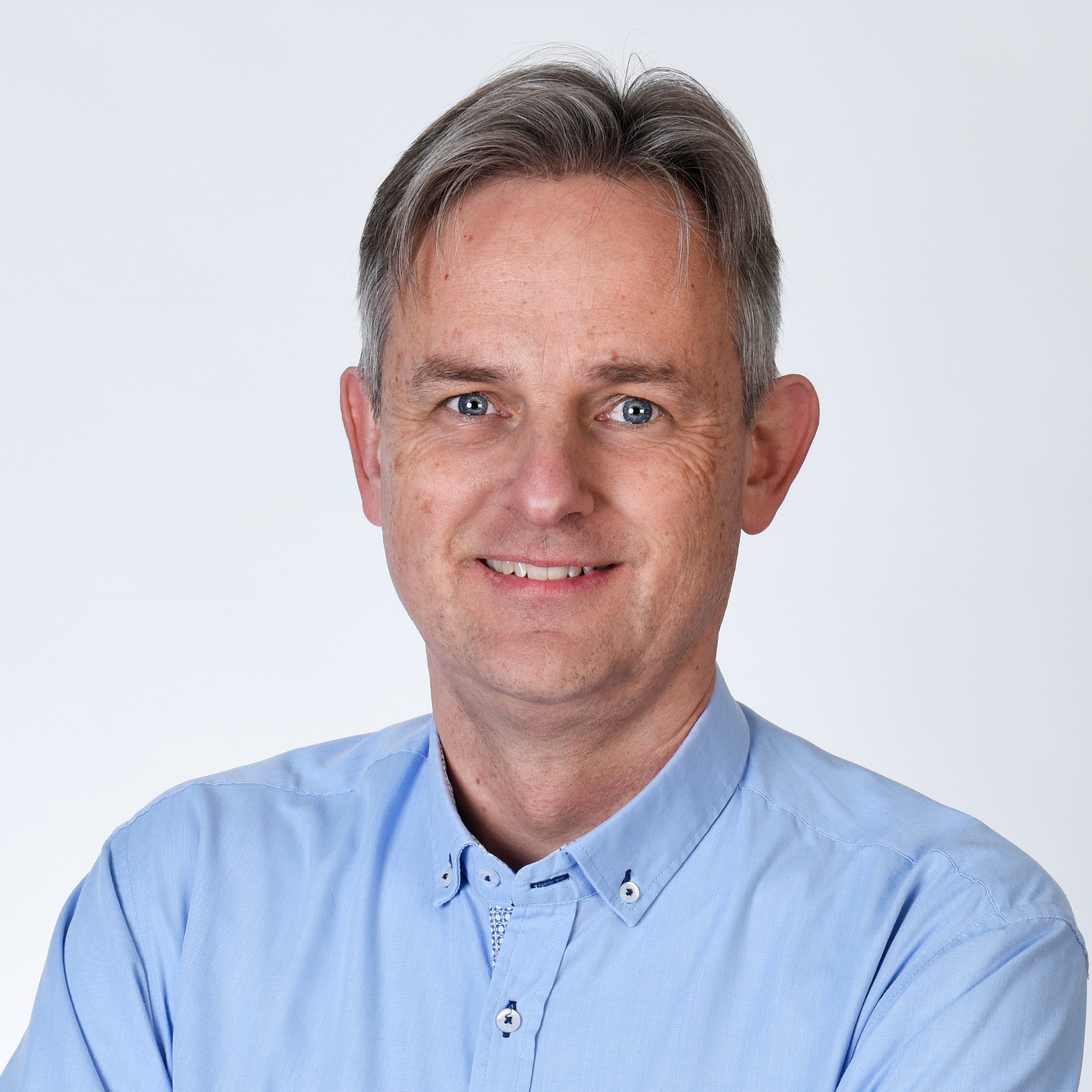 Trapped in Overwhelm author Erwin van den Burg