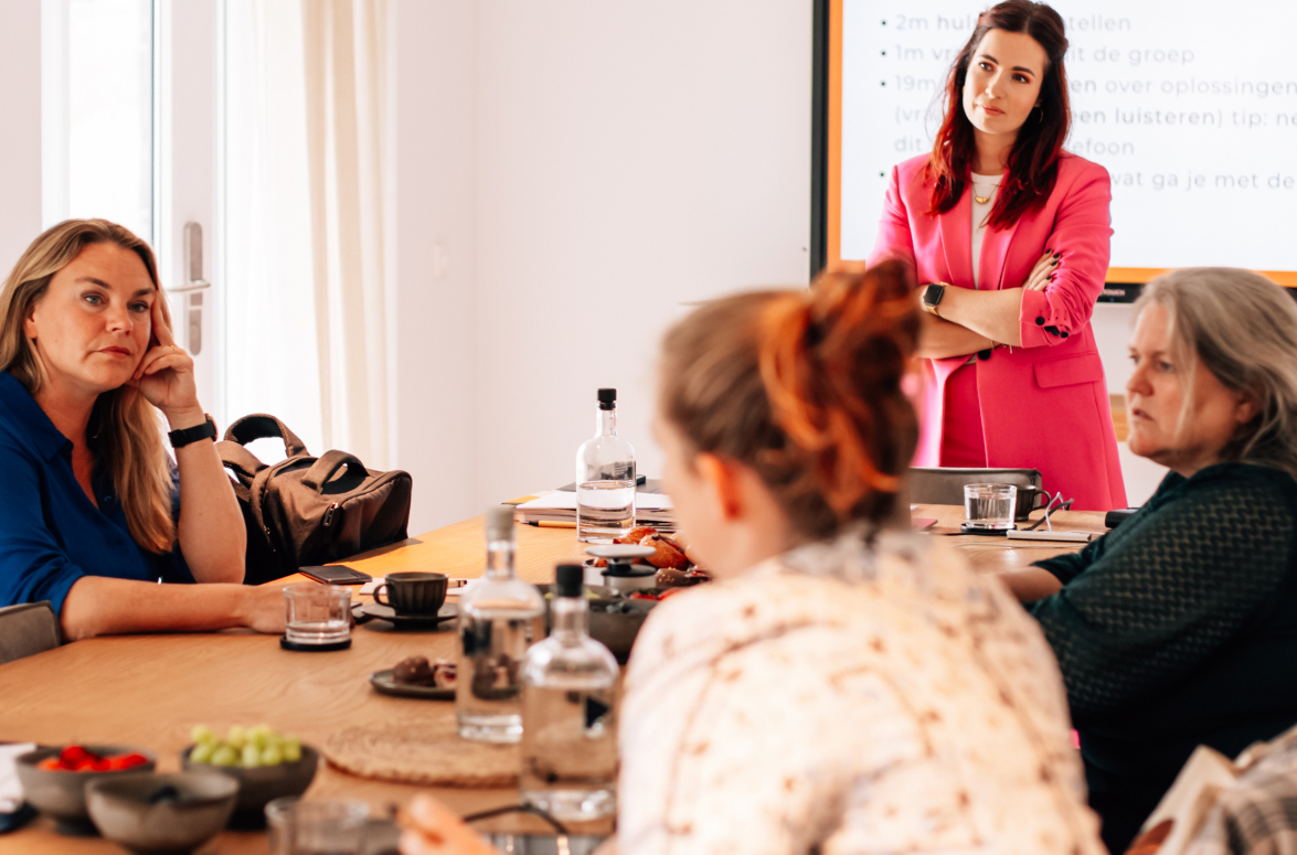 Cynthia van Structuurjunkie geeft een workshop