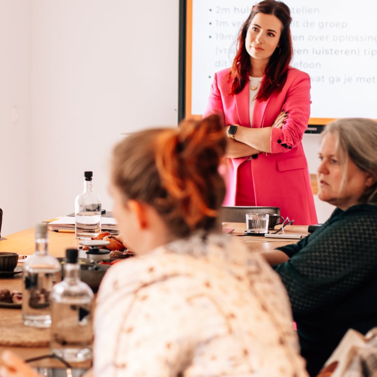 Cynthia van Structuurjunkie geeft een workshop
