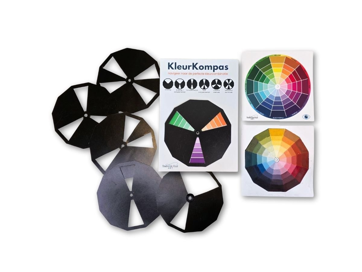 Het KleurKompas met twee extra Kleurencirkels en vijf kleurenschemas