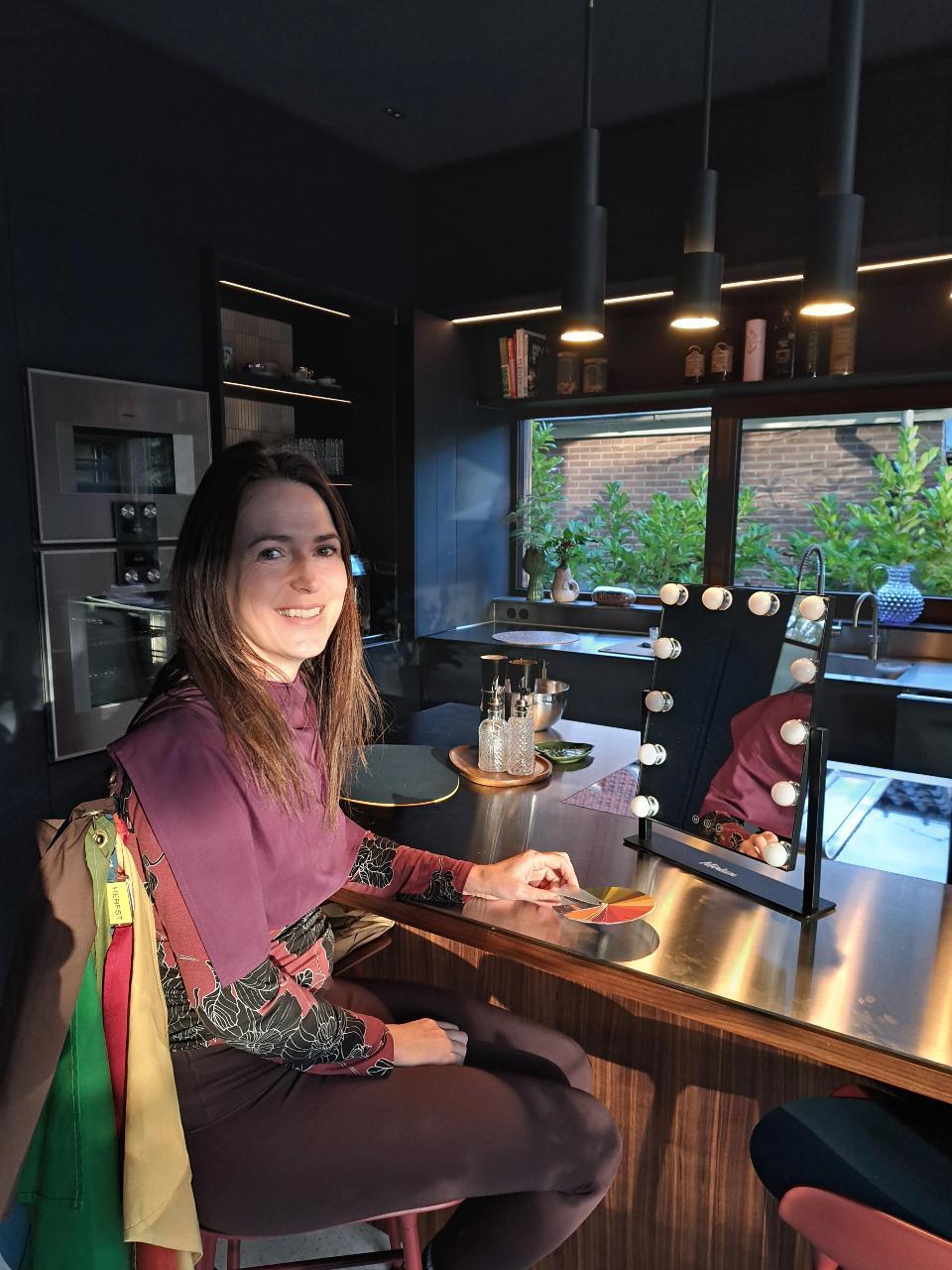 Positieve review journalist de Volkskrant over persoonlijke kleurenanalyse door The Colour Club