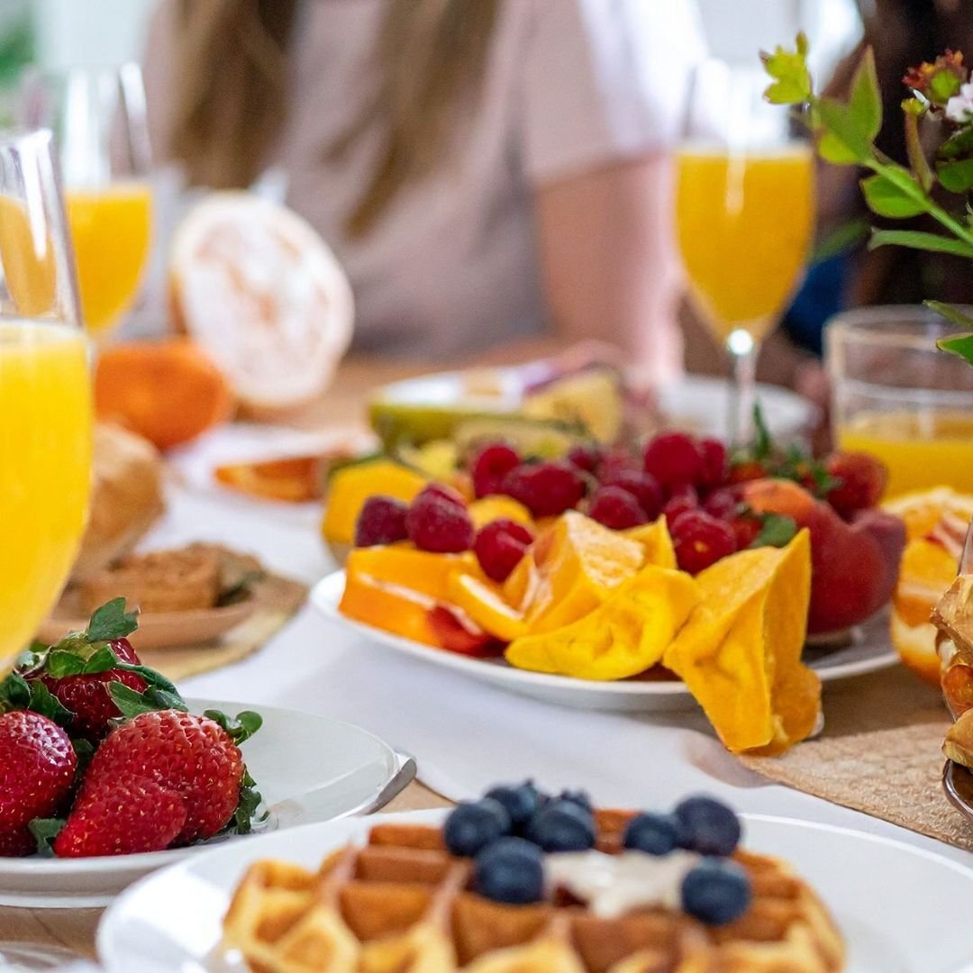 Ontbijt vers fruit sinaasappelsap