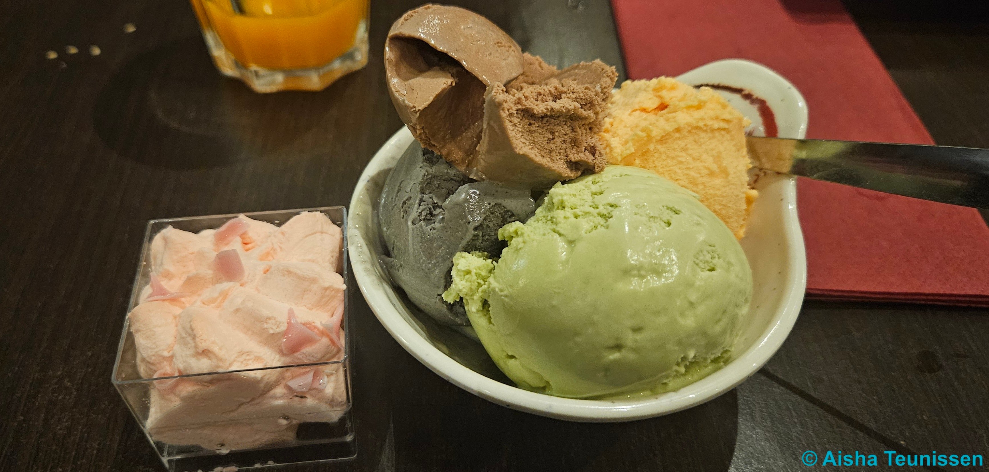 Yammi Yammi Gent Sushi & Grill Dessert ijs en mousse
