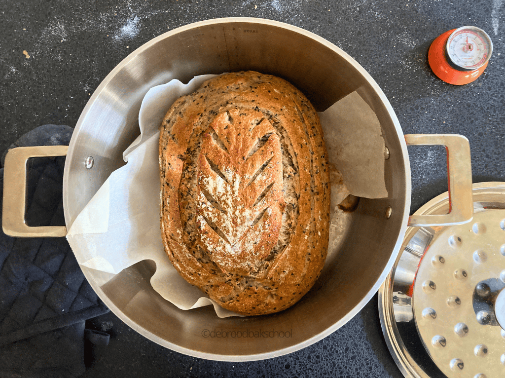 Bare Braadpan Polderbrood Bruin met wekker_ De Broodbakschool