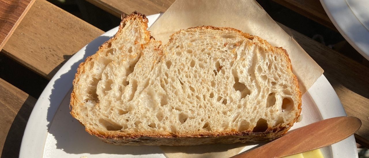 brood met een oor