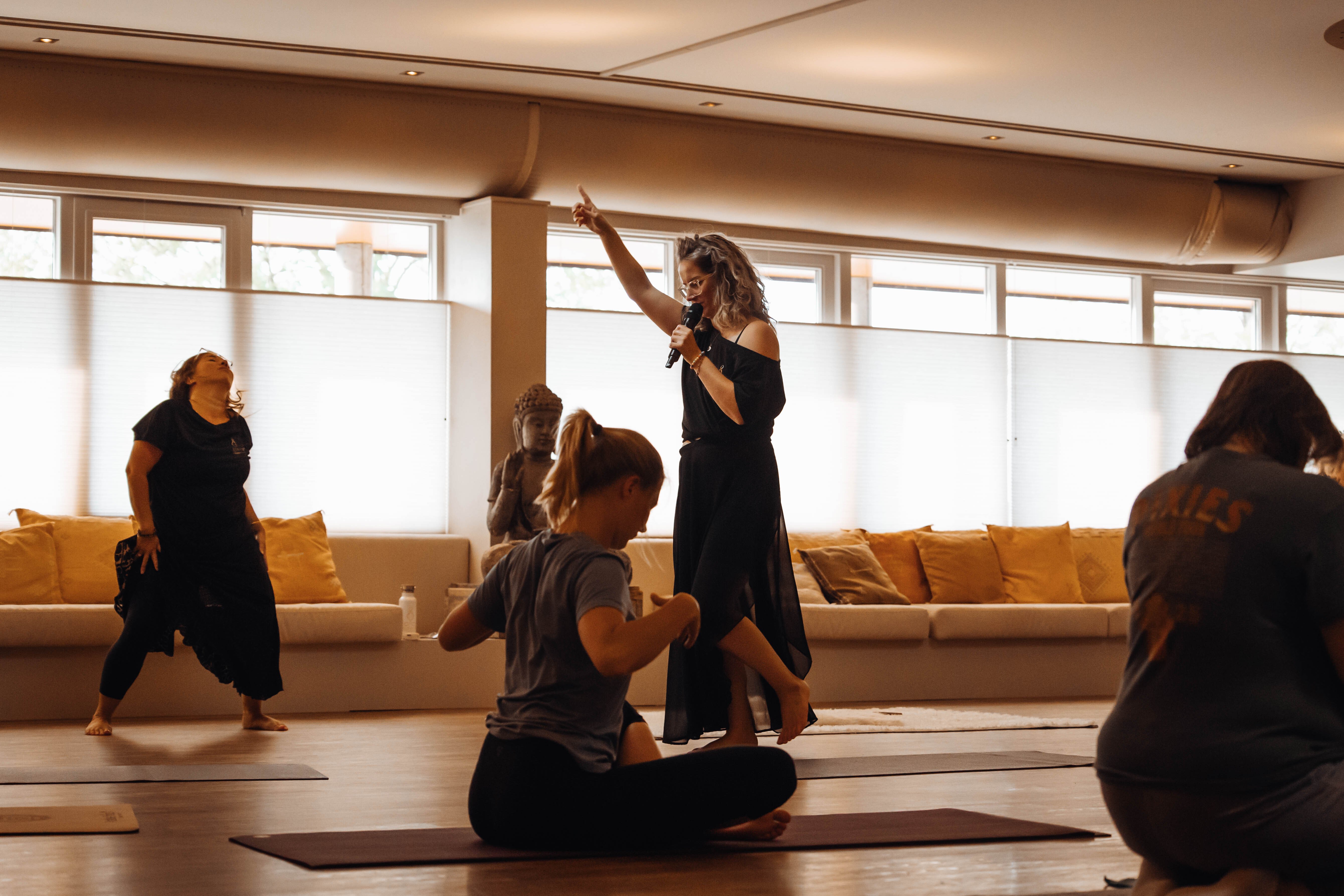 KunYin® - Retreat - Nieuw Tijdperk in Zelfzorg - Vrouwencirkel - Vrouwelijk Leiderschap - Magical Flow - Joyce van Rijn - Lichaamswerk - Nieuw in Nederland - Sisterhood - Community van Vrouwen - Coaching - Journey - Energetisch Werk - Veenendaal