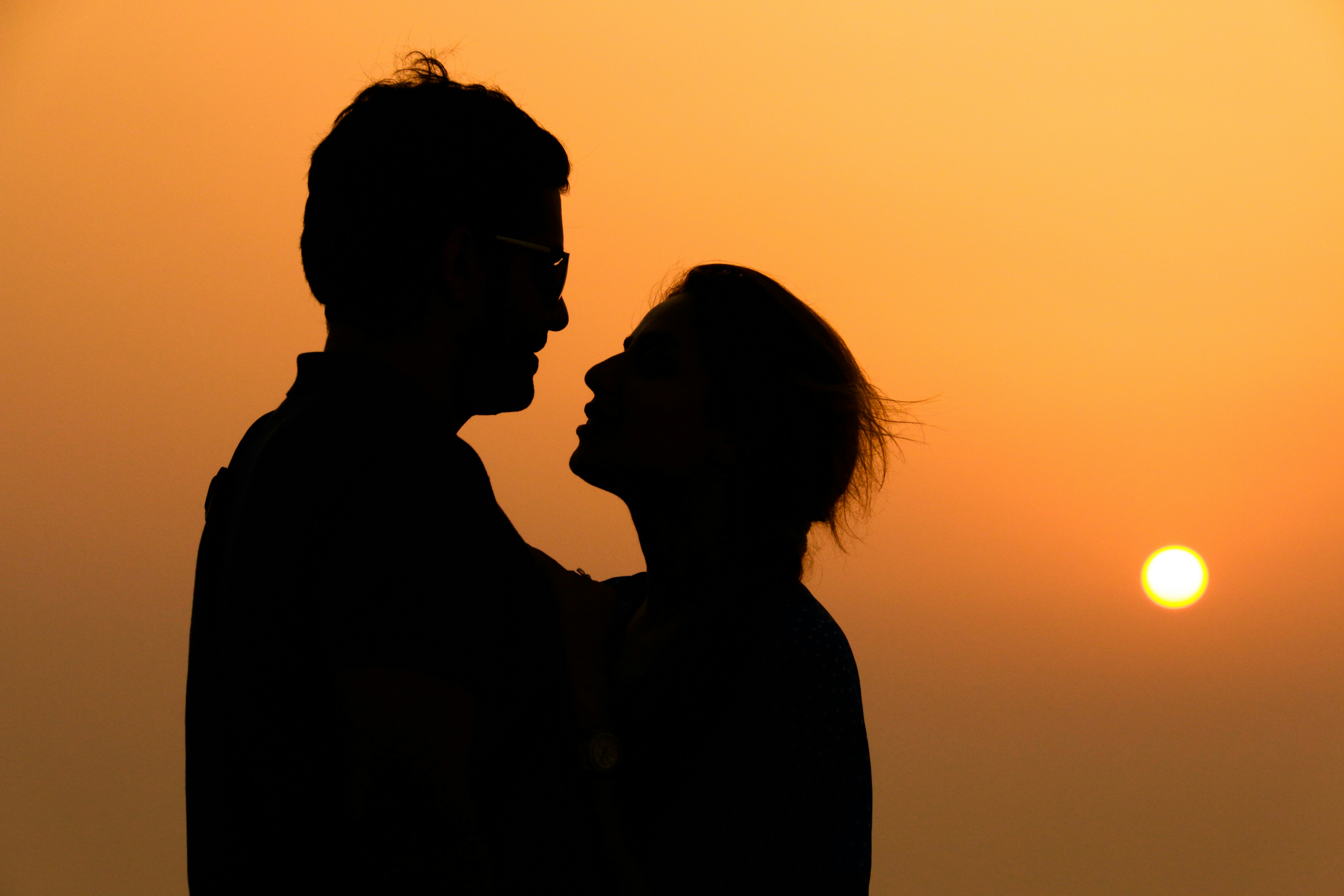 eye to eye-two lovers