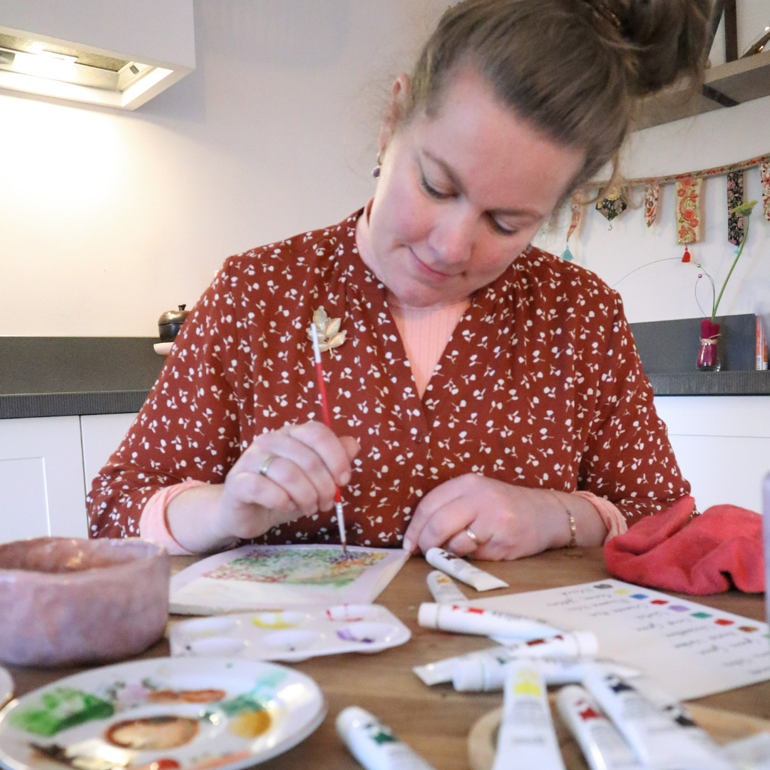 Lekker op je eigen tempo leren aquarellen aan de keukentafel.