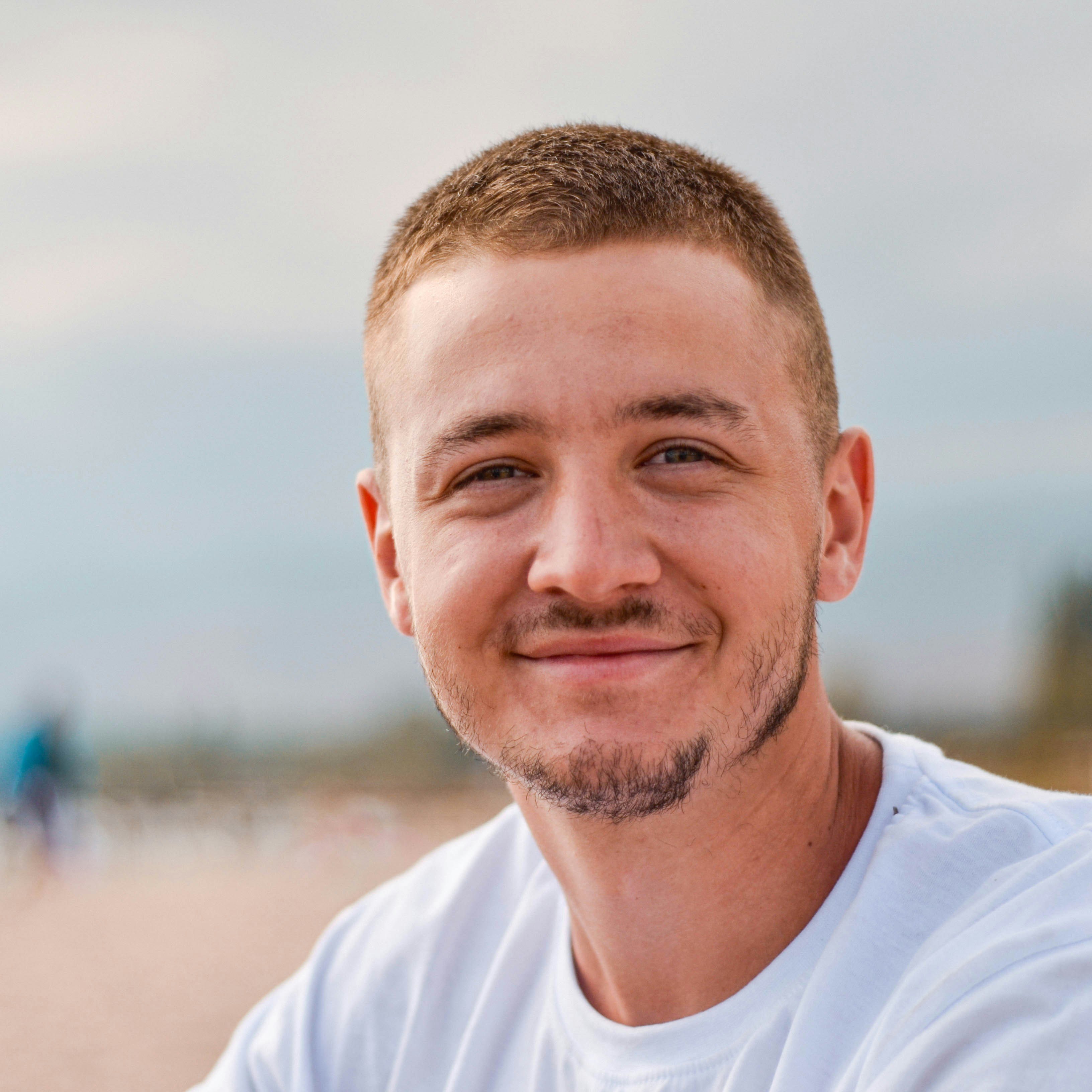 Is so strange when you met people similar to you... This is my friend Pablo, he is from Argentina, is a really nice boy.