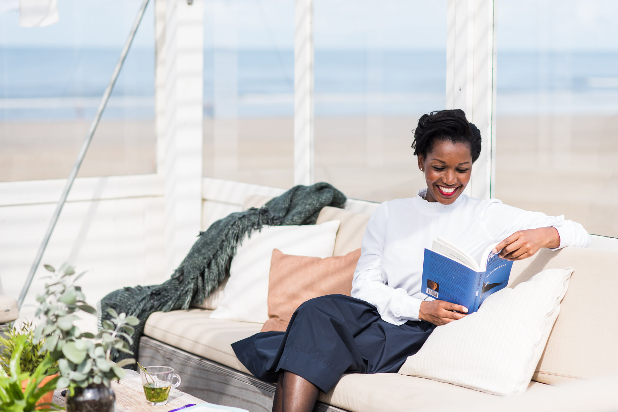 Huidtherapeut Saskia Pinas van MellaCare, verdiept in het boek Flow. Ze houdt haar kennis over ondernemerschap, grootste passie de melaninerijke huid, monetaire wereld graag bij. Lezen is één van haar favoriete bezigheden.