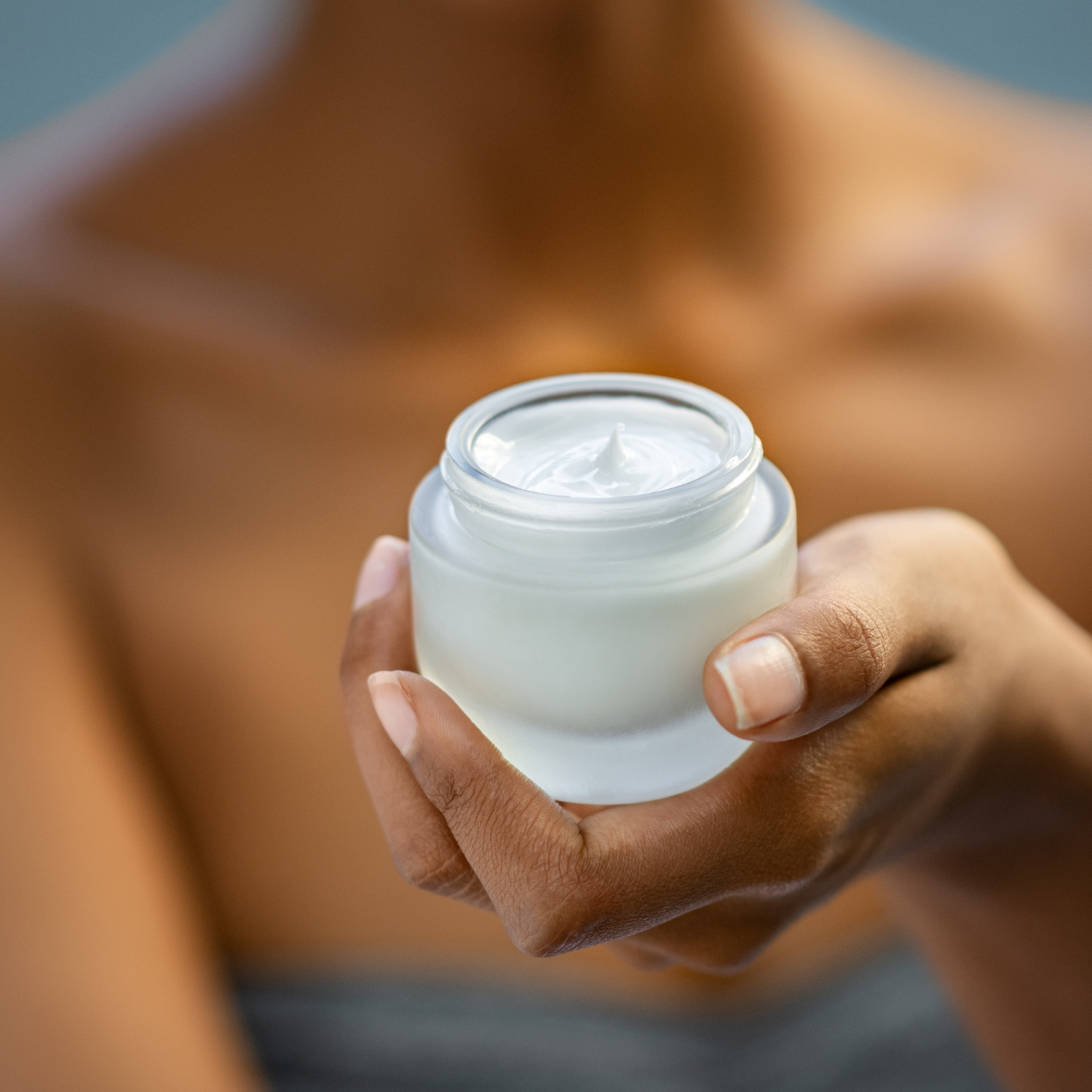 Heb je een gepigmenteerde huid? Opzoek naar een goed aansluitende huid crème? Wil je geen sheabutter? Boek een intakegesprek + productadvies om je huidverzorgingswensen te bespreken bij MellaCare Rotterdam.