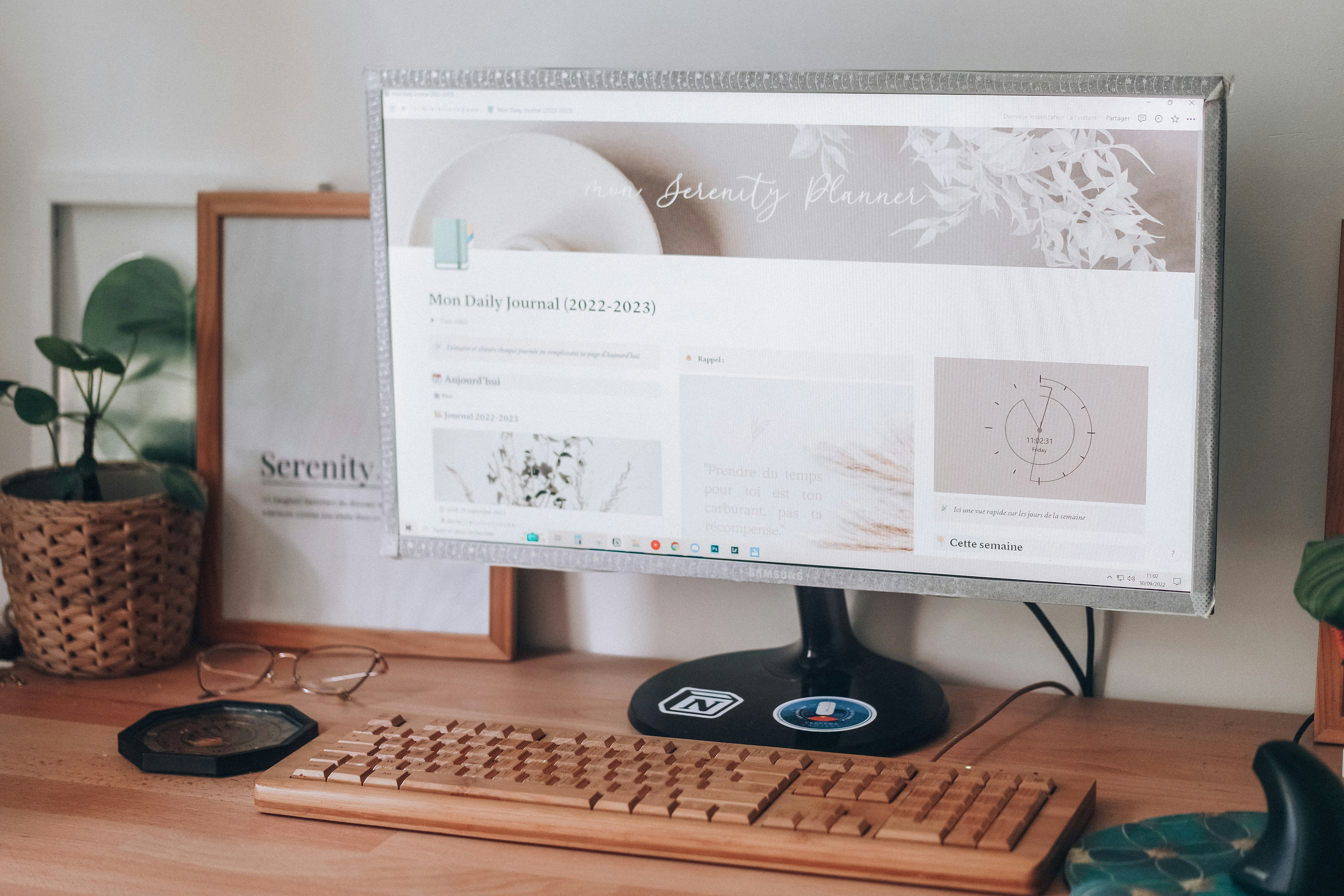 Working from home with Notion app <3