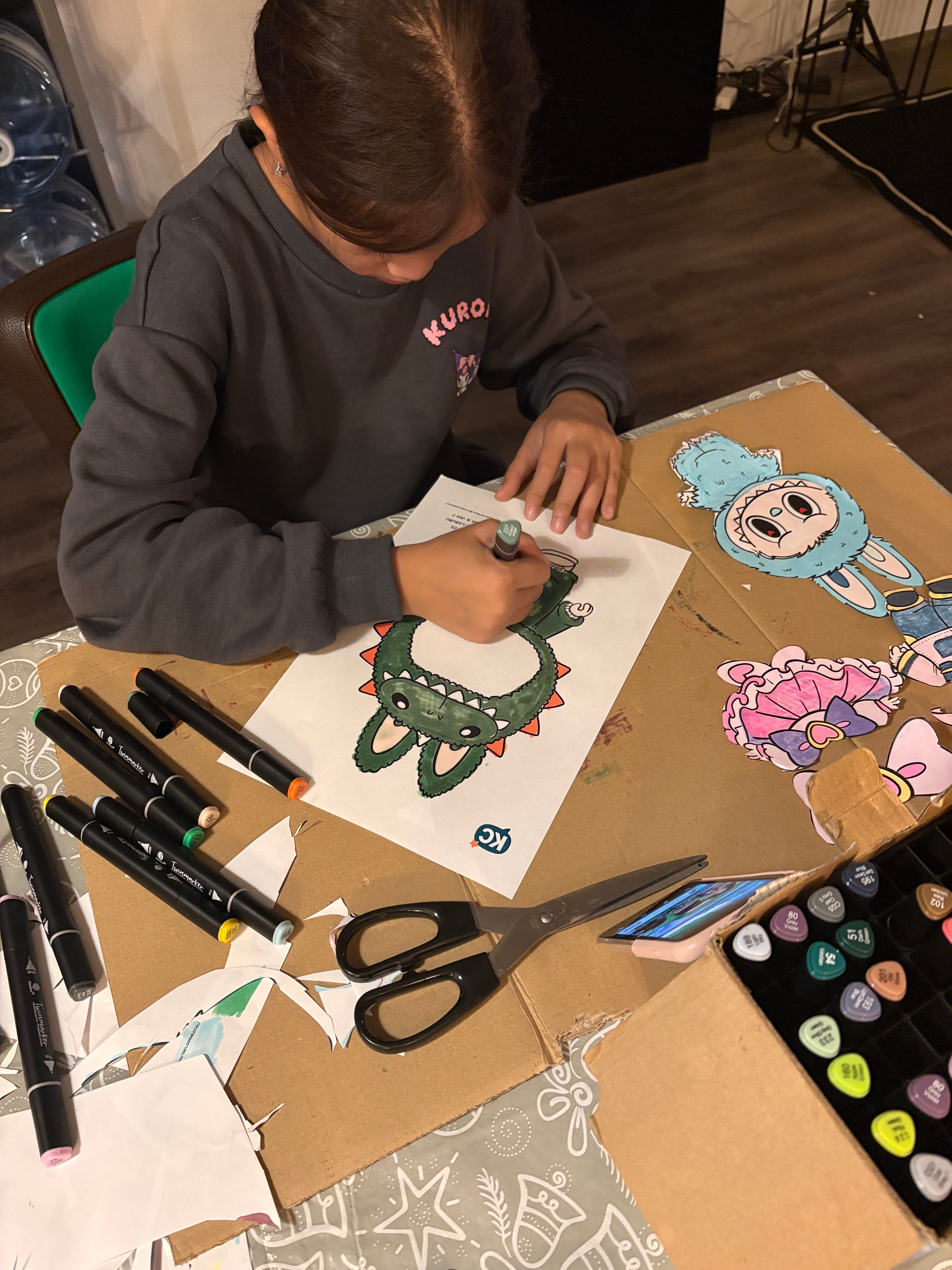 Allesia was uren bezig, ze had zelfs een bed en een kledingkast zelf gemaakt. Zo leuk!