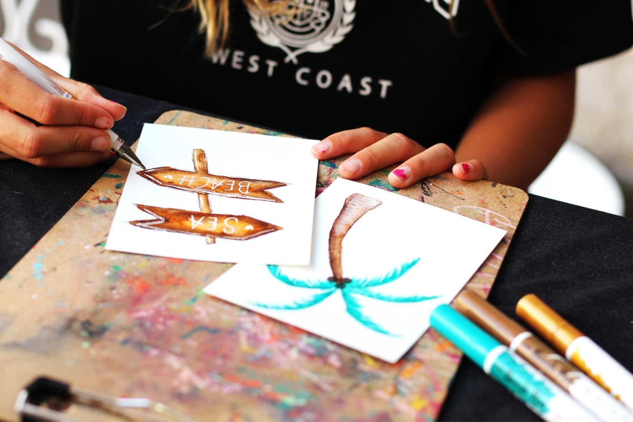 alt="Inspirerende e-books en downloads voor creatievelingen en leerkrachten in Brush Academie online omgeving met aquamarkers of brushpennen"