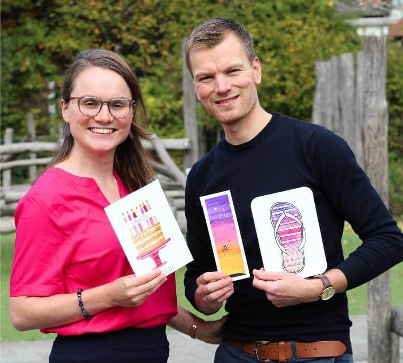 Twee docenten van Brush Academie die creatieve lessen geven
