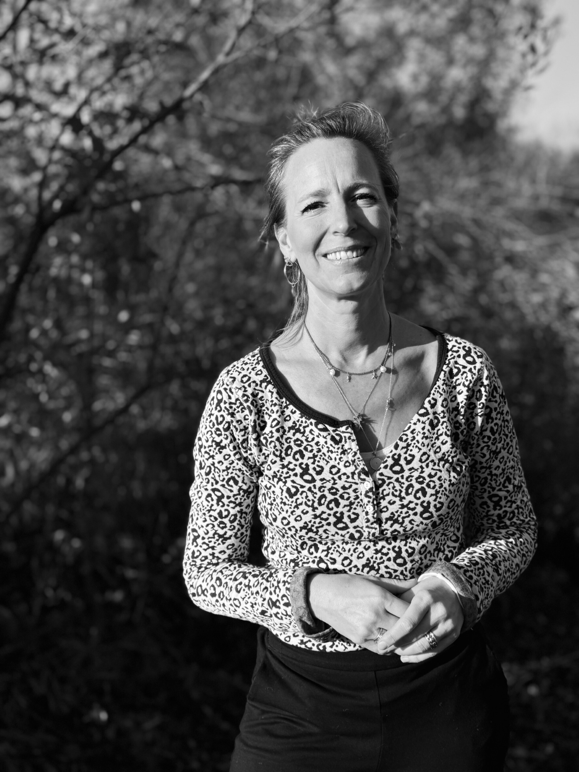 Portret Carolien Bloom and Blend Leiderschapstraining zwart wit