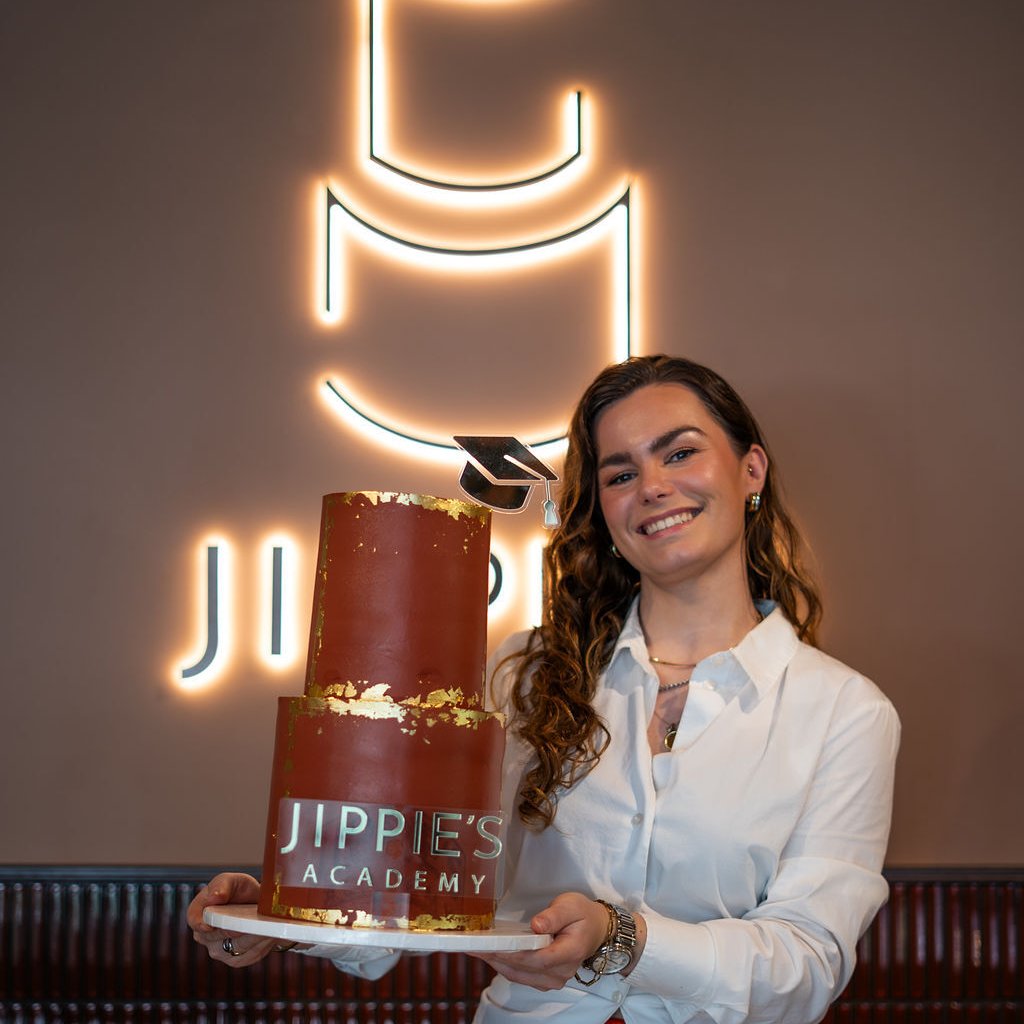 Jip van Jippie's met de Jippie's Academy Taart