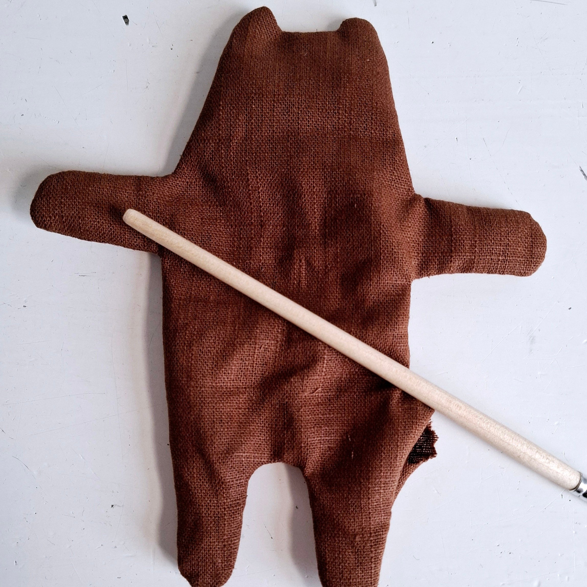 beertje, linnenstof, bruin, omkeren, naaien