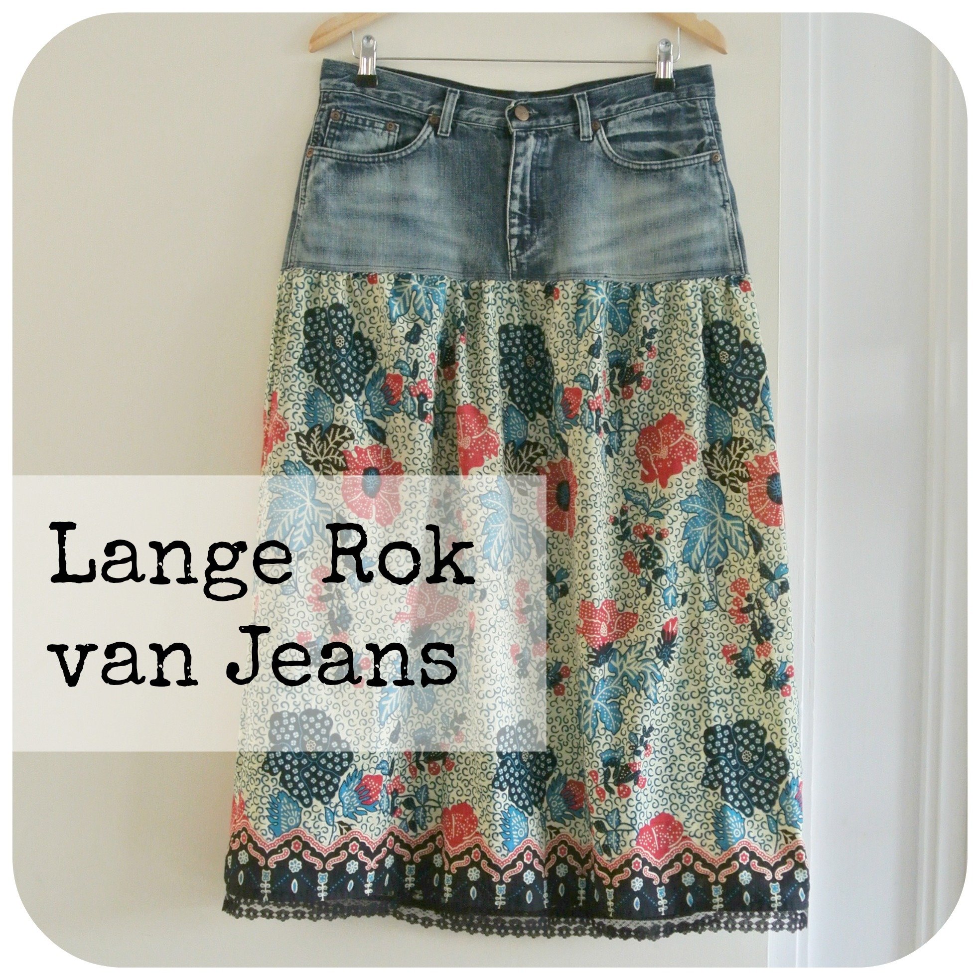 Maxirok van oude jeans